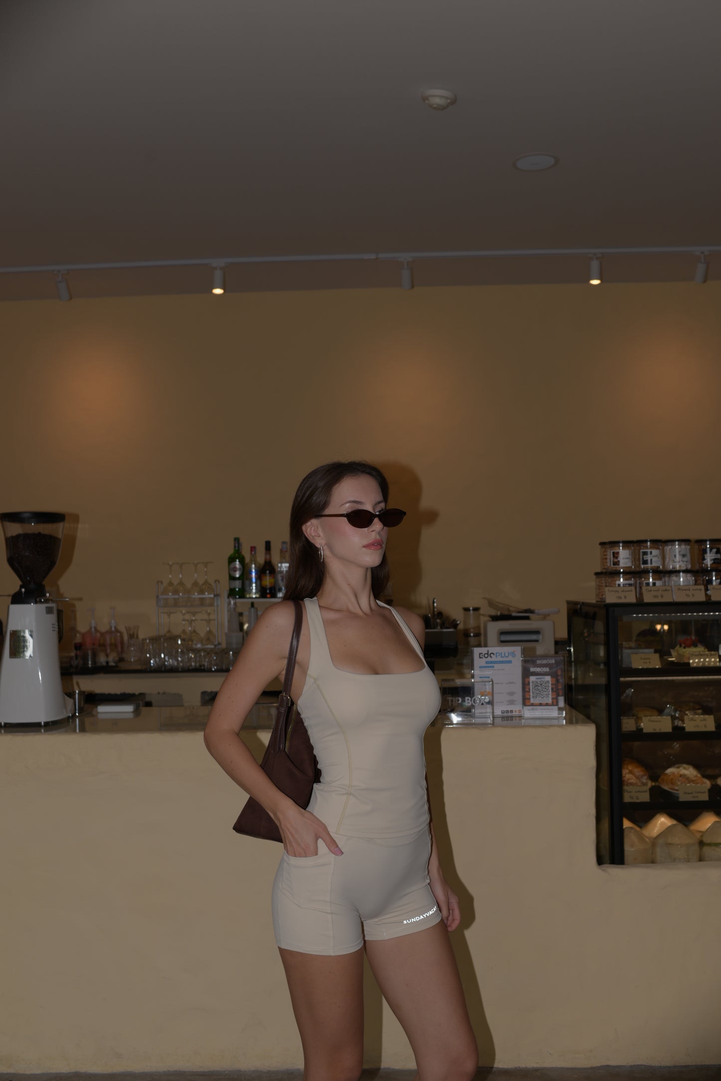 Core V Shorts / Offwhite