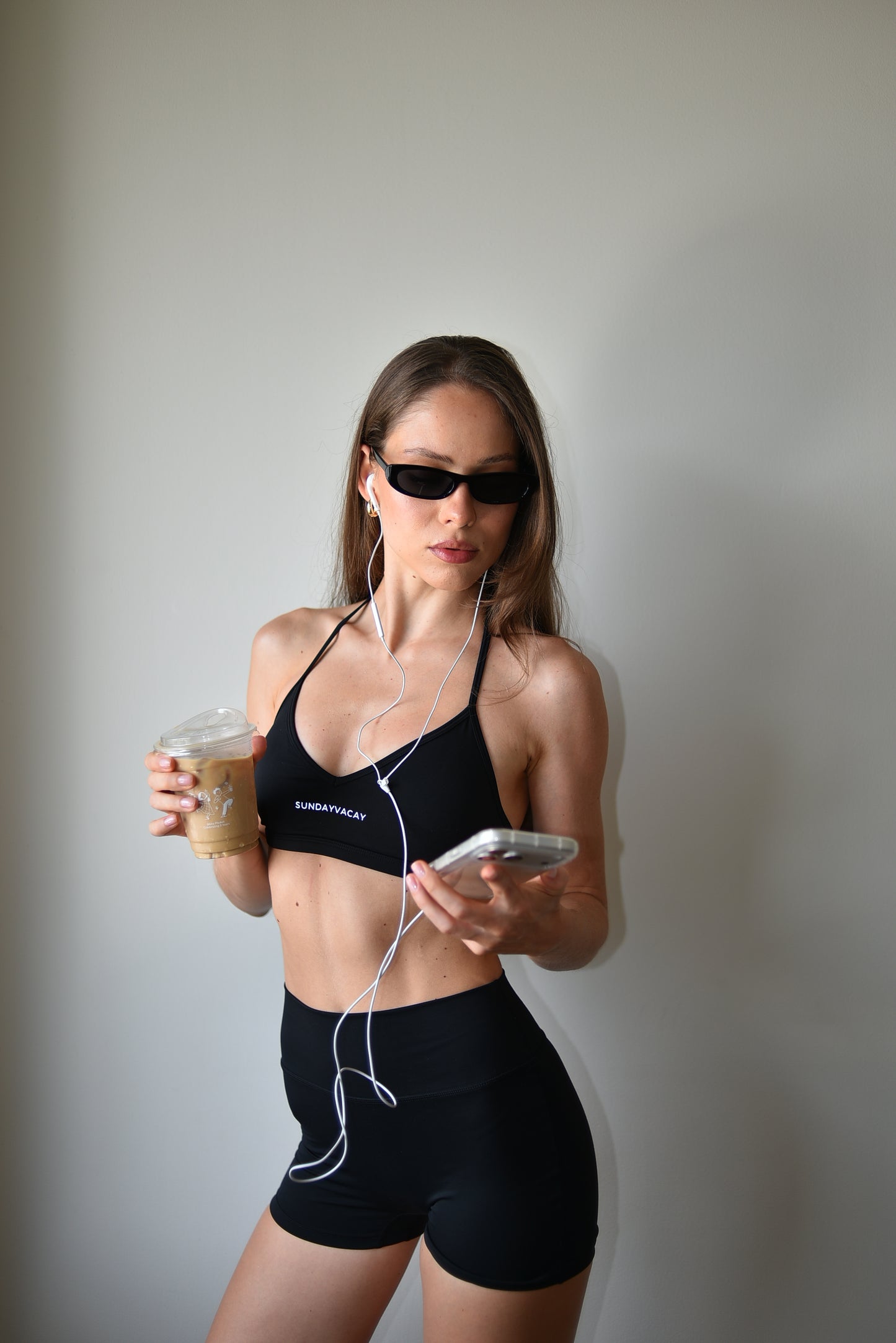 Valencia crop / Black