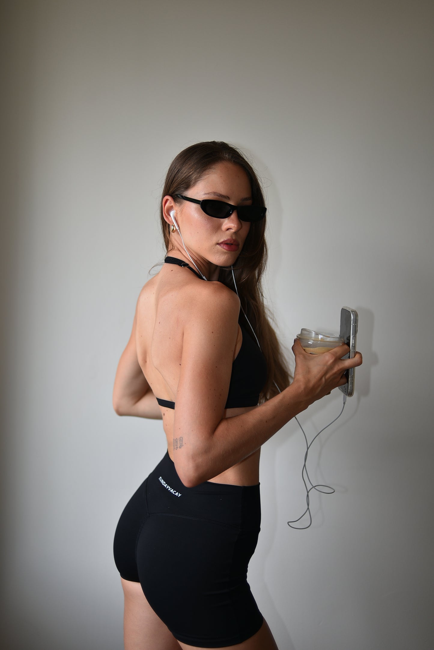 Valencia crop / Black