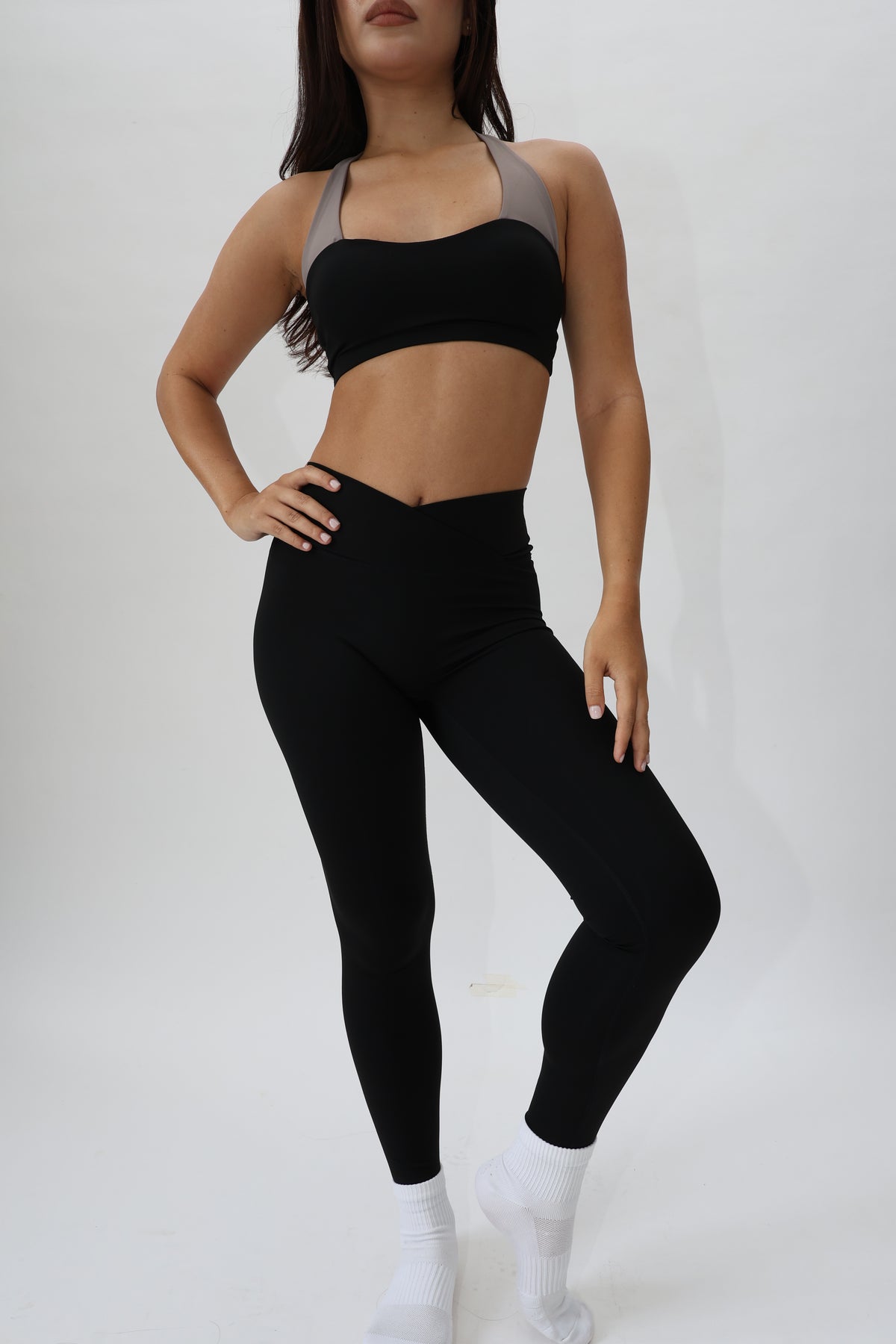 V Cross Pants - Black