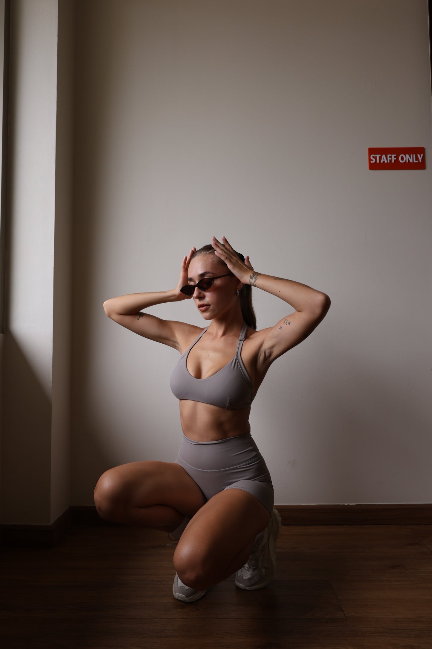 Race halter bra / Nude Grey