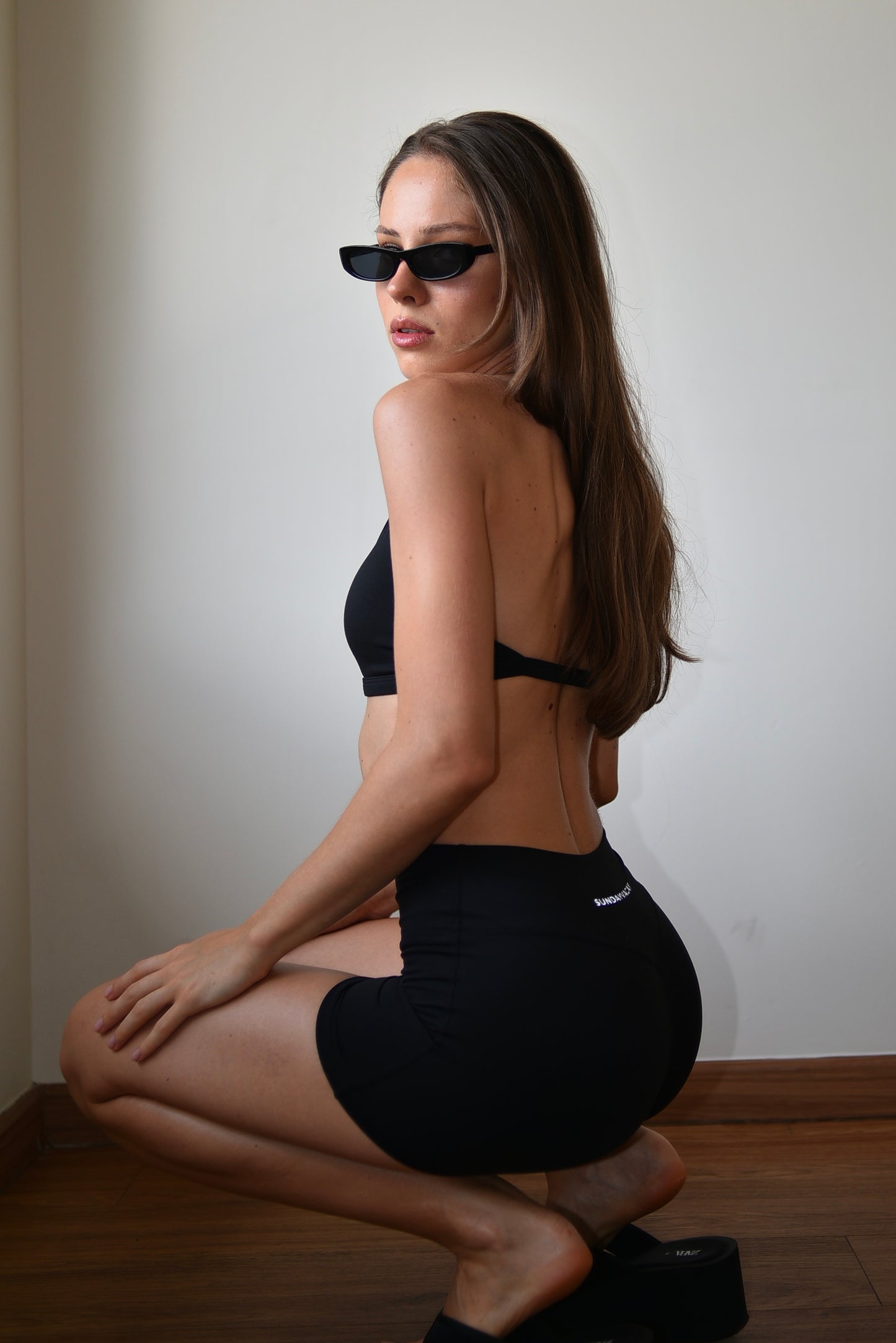 Valencia crop / Black