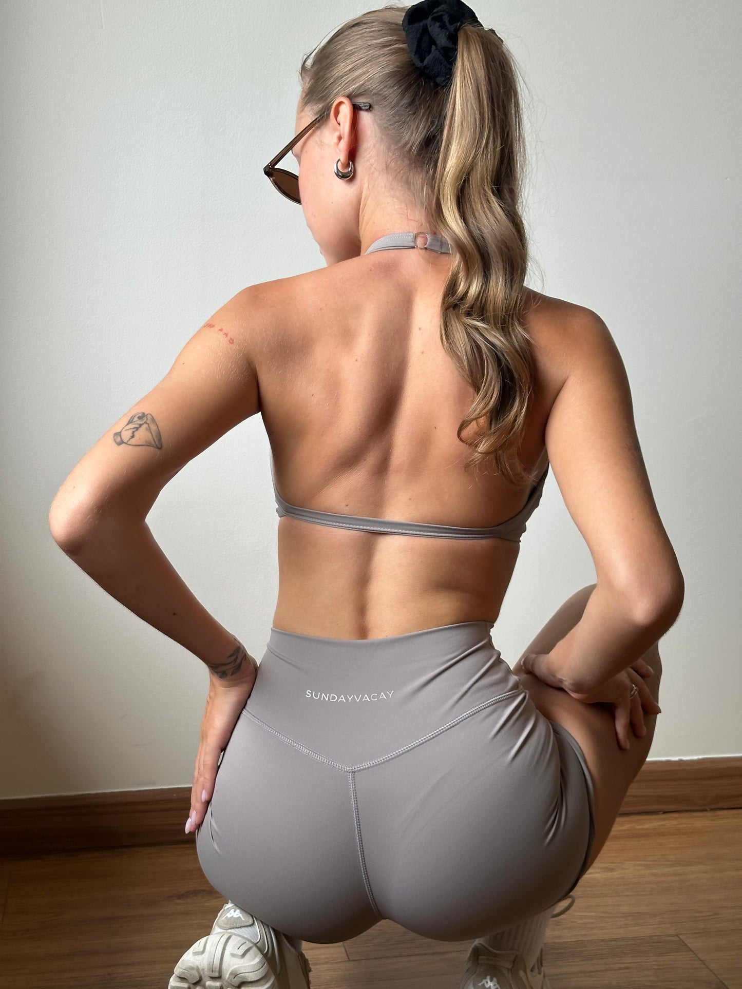 Race halter bra / Nude Grey