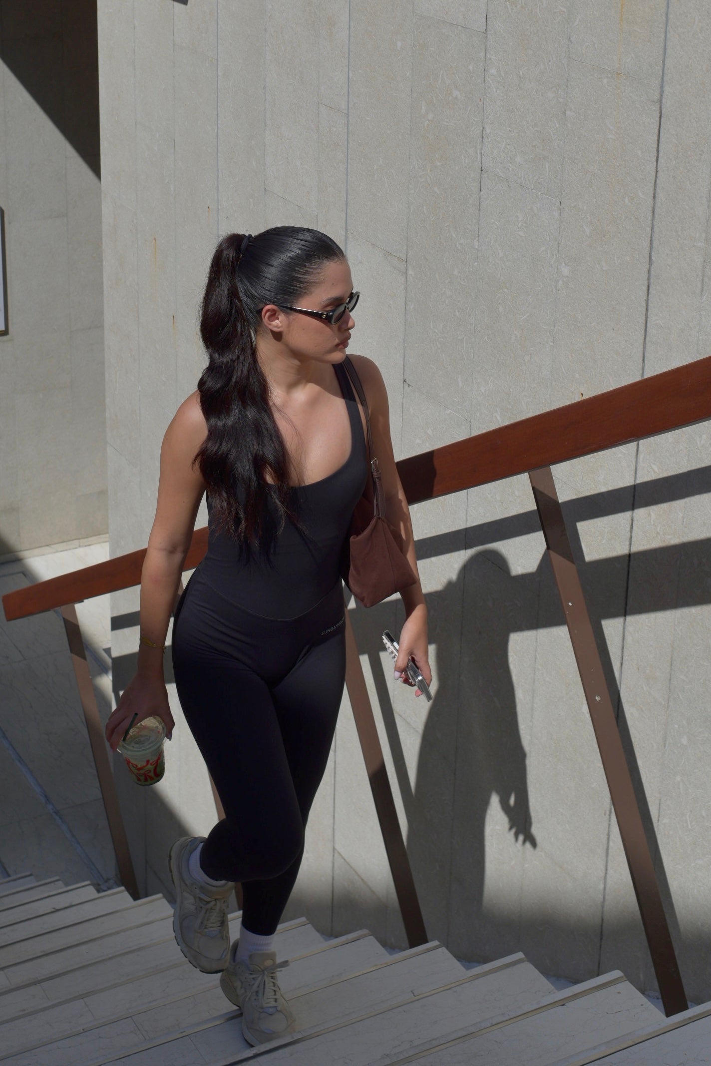 ชุดจั๊มสูทขายาวสีดำ